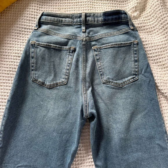 HIGH RISE HOLLISTER DAD JEANS - Picture 4 of 5